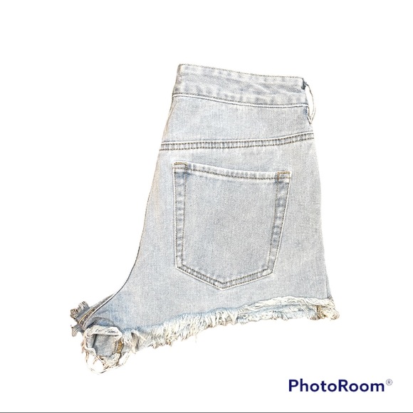 (SOLD) PacSun Women’s Light Blue Wash High-Rise Festival Jean Shorts - Picture 6 of 7